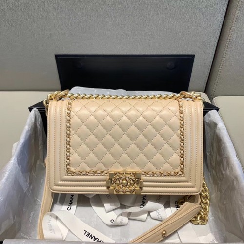 Чанта с капак CHANEL A67086 кремава