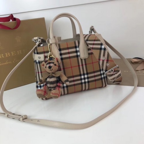 Чанта през рамо BURBERRY Baby Banner 10443 бяла