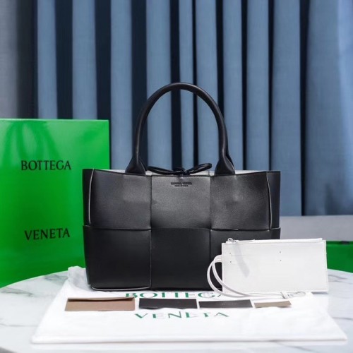 Чанта Bottega Veneta ARCO 609175 черна