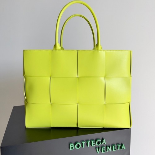 Bottega Veneta ARCO TOTE Голяма чанта от зърнеста зърнеста кожа 652868 жълта