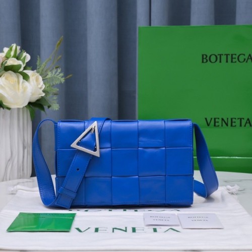Bottega Veneta КАСЕТА 018101 синя