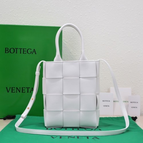 Чанта тип „касета“ Bottega Veneta Mini 709341 бяла
