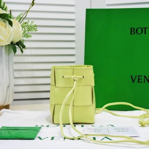 Кожена чанта Bottega Veneta Mini Intreccio 680217 Glittering Green