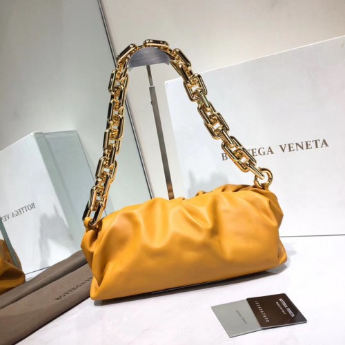 Чанта за рамо от мека агнешка кожа Bottega Veneta Nappa 620230 жълта