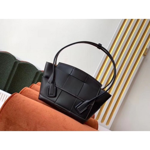 Чанта Bottega Veneta Original Weave Leather Arco с горна дръжка 70013 Черна