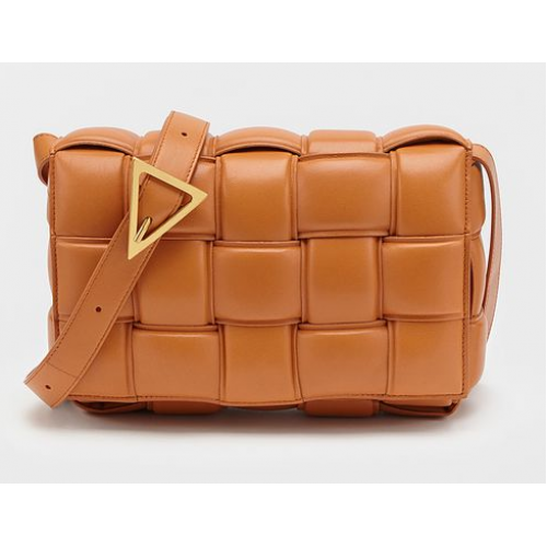 Bottega Veneta ПОДПЛАТЕНА ЧАНТА КАСЕТА 591970 ГЛИНА
