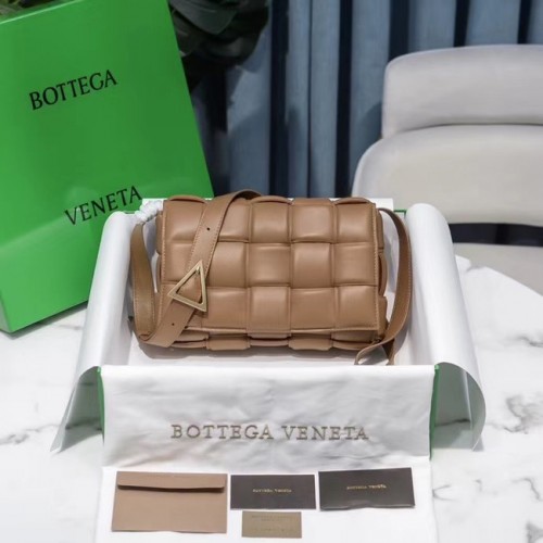 Bottega Veneta ПОДПЛАТЕНА ЧАНТА КАСЕТА 591970 Сандалово дърво