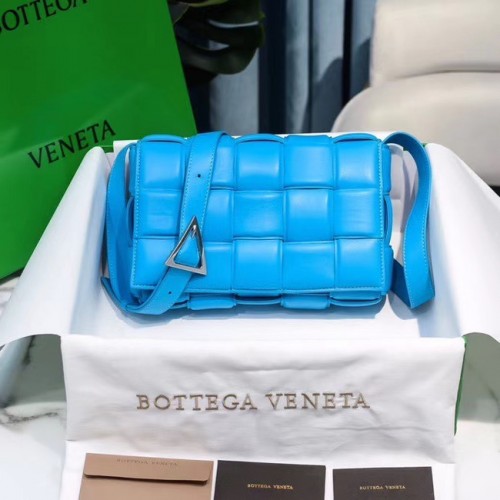 Bottega Veneta ПОДПЛАТЕНА ЧАНТА КАСЕТА 591970 синя