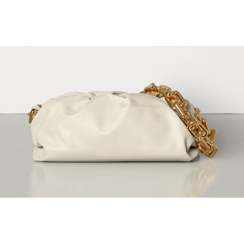 Bottega Veneta THE CHAIN POUCH 620230 Пластир