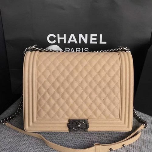 Чанта за през рамо Boy Chanel Flap с кайсиев дизайн и оригинален модел Cannage A67087, сребриста