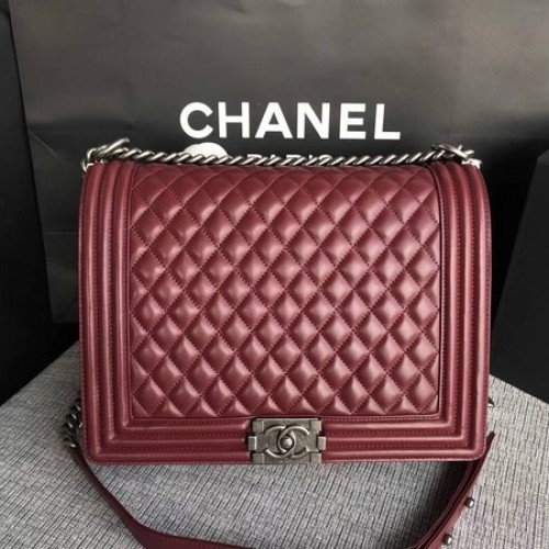 Чанта за рамо Boy Chanel с капак, винена, оригинална, овча кожа A67087, сребриста