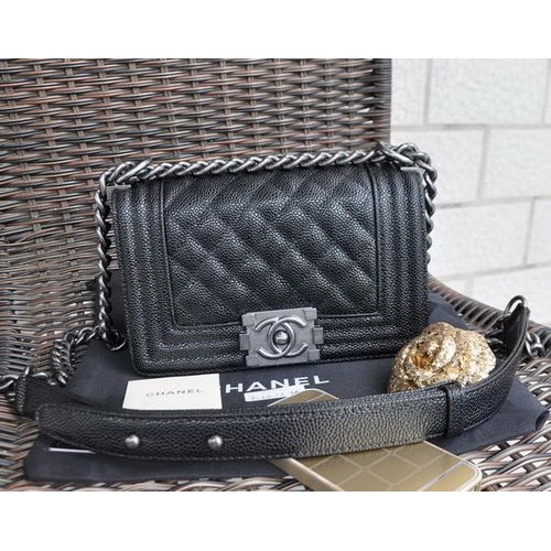 Чанта за рамо Boy Chanel с малка клапа, модел Cannage A67083, черна