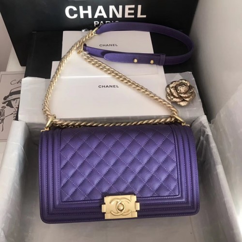 Момчешка чанта Chanel A67086 в лилаво
