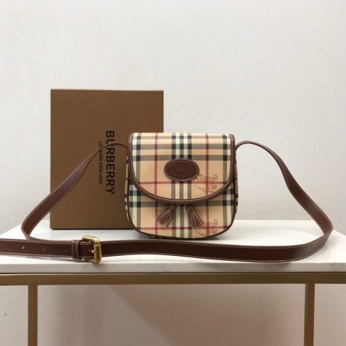 Кожена чанта за презрамка BurBerry 80113, цвят пшеница