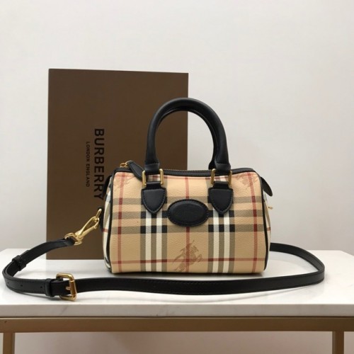 Кожена чанта за рамо BurBerry 82012 черна