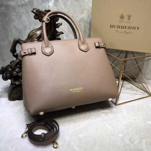 Кожена чанта BurBerry 5559 цвят кайсия