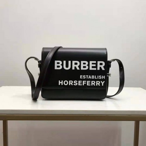 Оригинална кожена чанта през рамо BurBerry BU55659 Черна