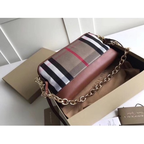 Чанта от телешка кожа Burberry 41711 кафява
