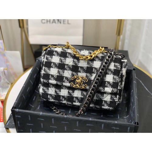 Чанта с капак CHANEL 19 AS1160 Черно и бяло