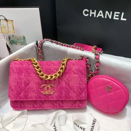 Чанта с капак CHANEL 19 WOC 33817 розова