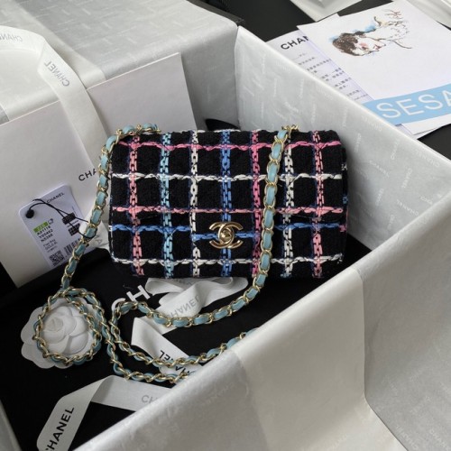 Чанта CHANEL 19 Flap, вълнен туид, златисто покритие, метал AS1160, черна