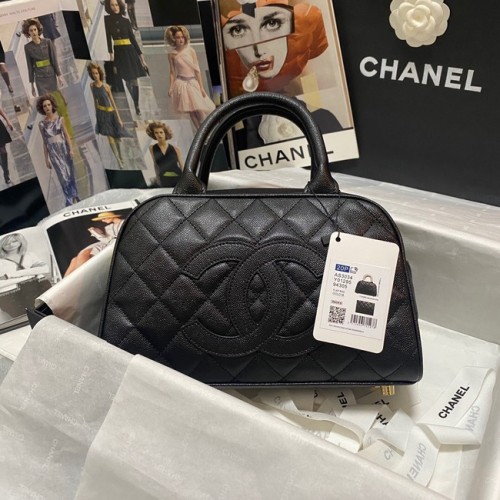 Чанта за боулинг CHANEL AS3034 черна