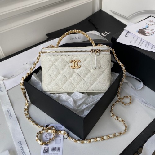 Чанта Chanel, златист метал, AP2805, бяла