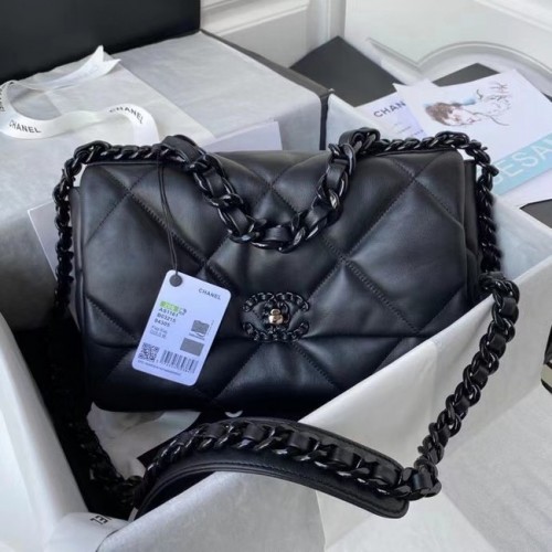 Чанта от агнешка кожа CHANEL 19 Flap AS1160 AS1161 черна