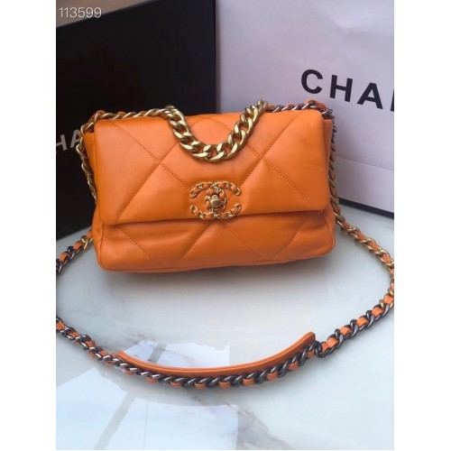 Чанта от агнешка кожа CHANEL 19 Flap AS1160 оранжева