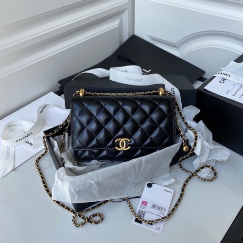 Чанта за рамо от агнешка кожа CHANEL AP2289 черна