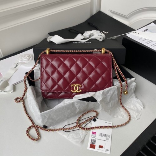 Чанта за рамо от агнешка кожа CHANEL AP2289 червена