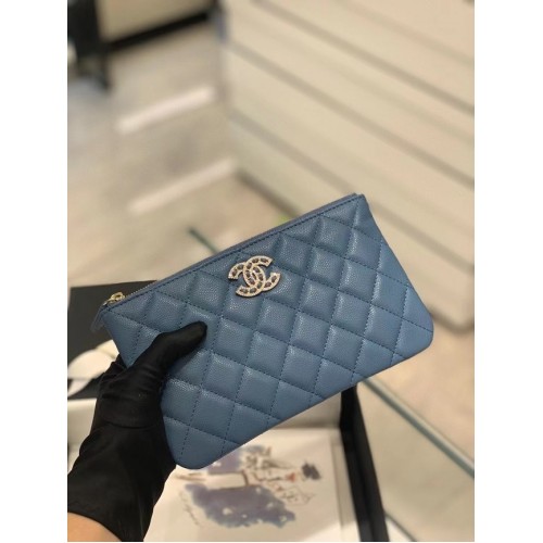 МАЛКА ЧАНТА CHANEL от зърнеста телешка кожа, златист метал, AP2968, син