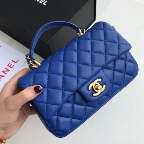 Мини чанта CHANEL с капак и горна дръжка AS2431 синя