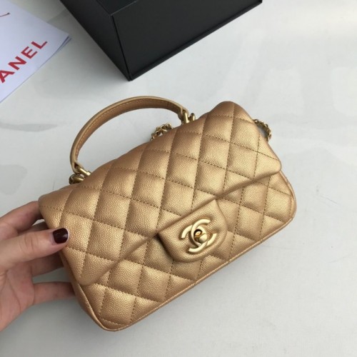Мини чанта CHANEL с капак и горна дръжка AS2431 златиста