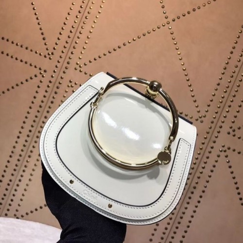 Чанта гривна CHLOE Small Nile от лачена кожа 3E1302 БЯЛА