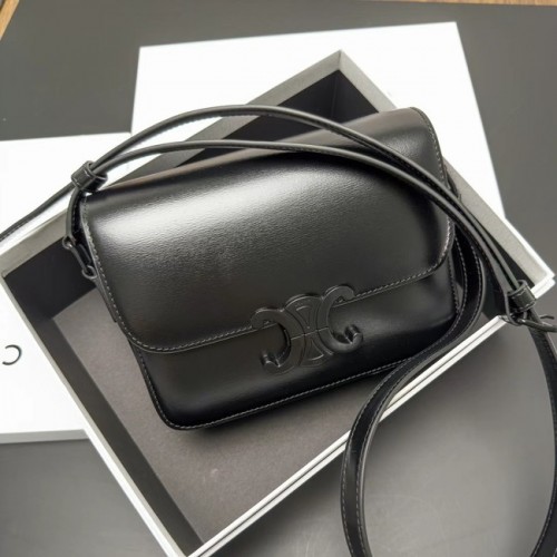 Celine Тийнейджърска класическа чанта от телешка кожа 188423 черна