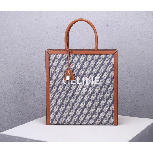 Чанта Celine TEEN TRIOMPHE от плат и телешка кожа TRIOMPHE CL90402 в син цвят