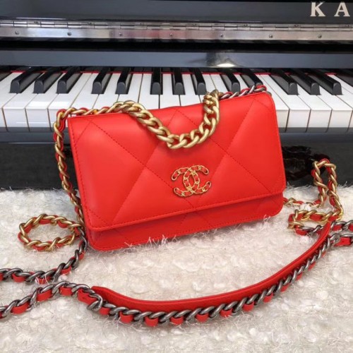 Chanel 19 Класически портфейл от овча кожа с верижка AP0957 оранжев, червен, златист, метален