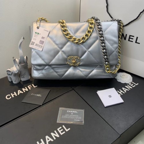 Чанта Chanel 19 с капак AS1161 сребриста