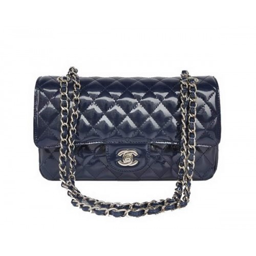 Купете евтина чанта Chanel 2.55 Series Royalblue от лачена кожа със сребърен обков.