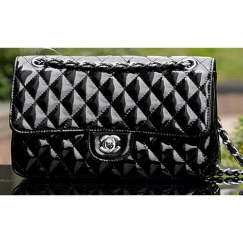 Чанта Chanel 2.55 Series Flap, черна, лакирана кожа A1112, сребриста