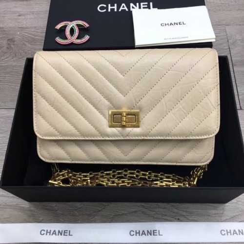 Портфейл Chanel 2.55 на верижка A70328 кремаво-бял