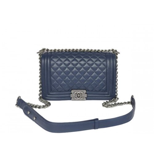 Чанта през рамо с капак Chanel A67086 Royalblue Le Boy, сребриста, с клап