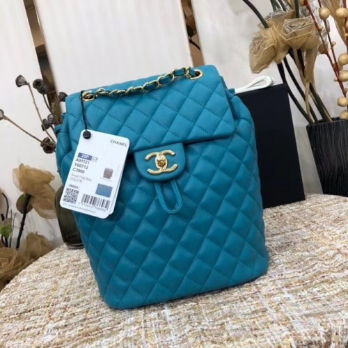Раница Chanel от овча кожа, оригинална, 83431, небесно синьо