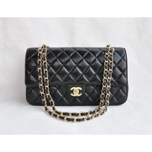 Чанта Chanel Classic 2.55 от черна агнешка кожа със златна верижка и капак 1113