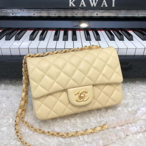 Класическа чанта Chanel Flap от оригинална овча кожа A1116, цвят кайсия и златист метал