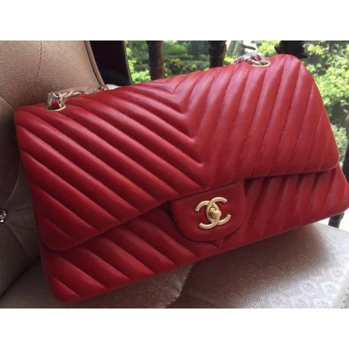 Класическа чанта Chanel Flap, червена, с овча кожа, капитонирана с шеврон, A1113, златиста