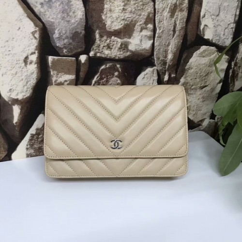 Чанта Chanel Classic с капак, оригинална, овча кожа, камила, 33815, сребърна