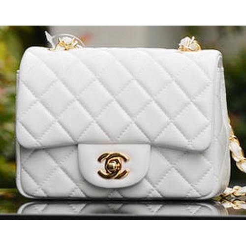 Чанта Chanel Classic MINI с капак, бяла, от овча кожа A37585, златиста