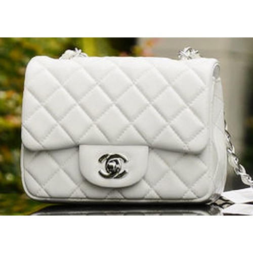 Чанта Chanel Classic MINI с капак, бяла, от овча кожа A37585, сребриста